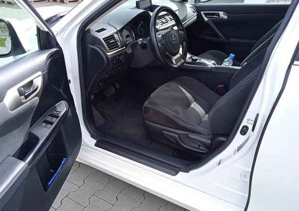 Lexus CT cena 95000 przebieg: 47000, rok produkcji 2020 z Biała małe 301